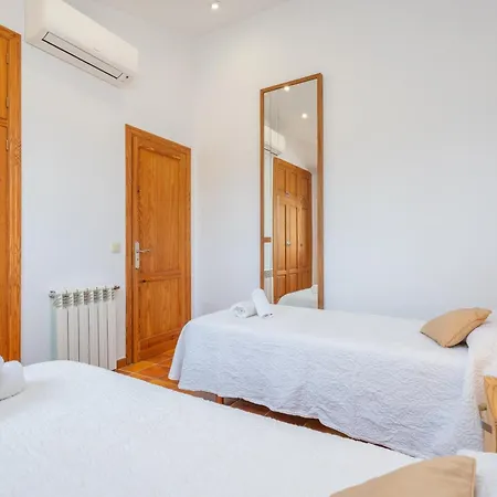 Rafelino Villa *