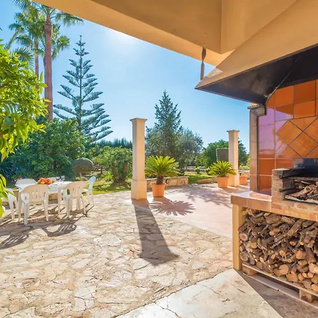 Rafelino Villa Llubi